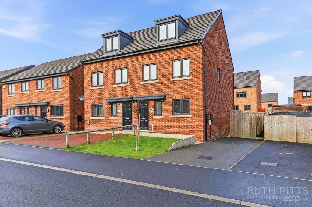 Property photo 2 of 26