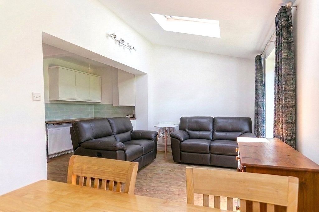Property photo 2 of 14 Picture No. 34