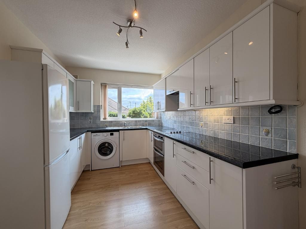 Property photo 3 of 16 Kitchen