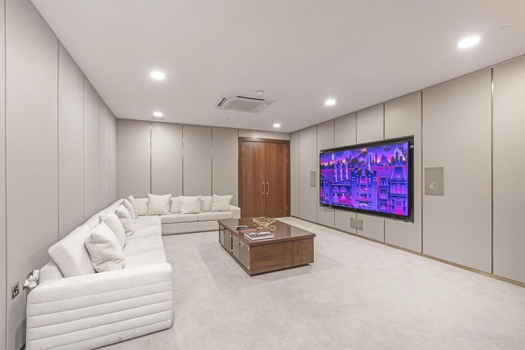 Property photo 2 of 14 Cinema.Jpg