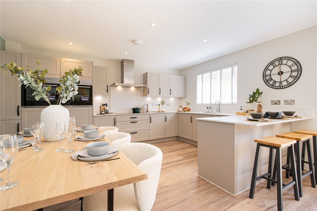 Property photo 2 of 19 Picture No. 28