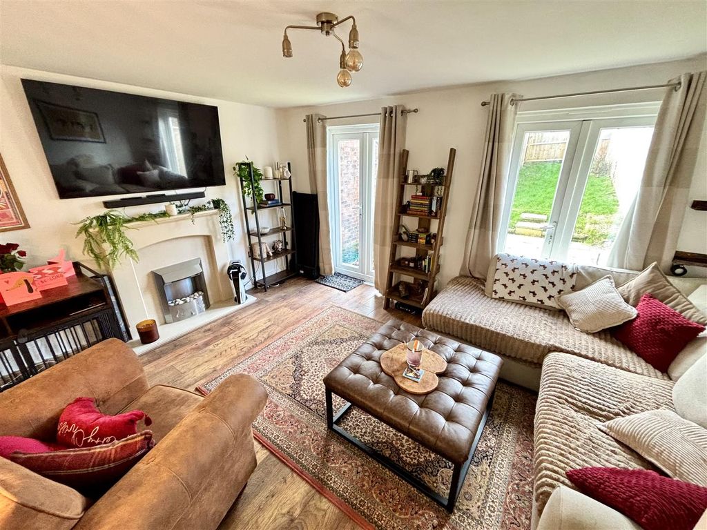 Property photo 2 of 15 Living Room