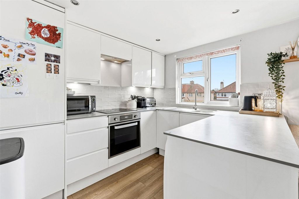 Property photo 3 of 10 Picture No. 27