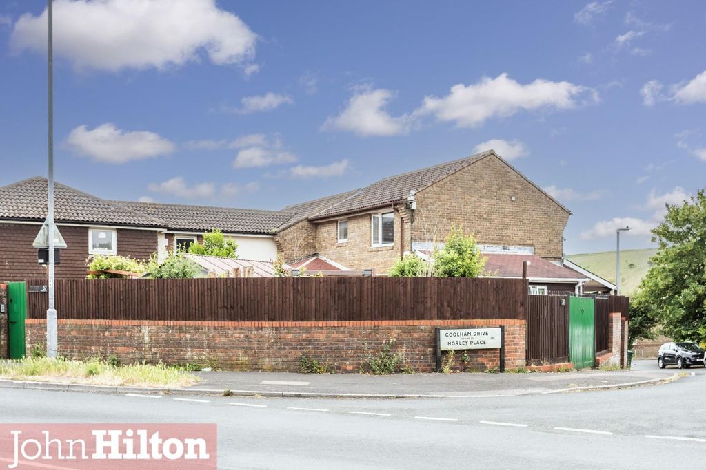 Property photo 1 of 16 Whitehawk Way10.Jpg