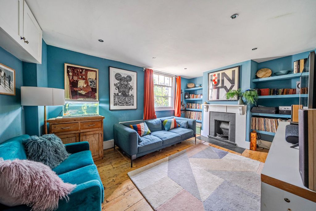 Property photo 2 of 20 Reception