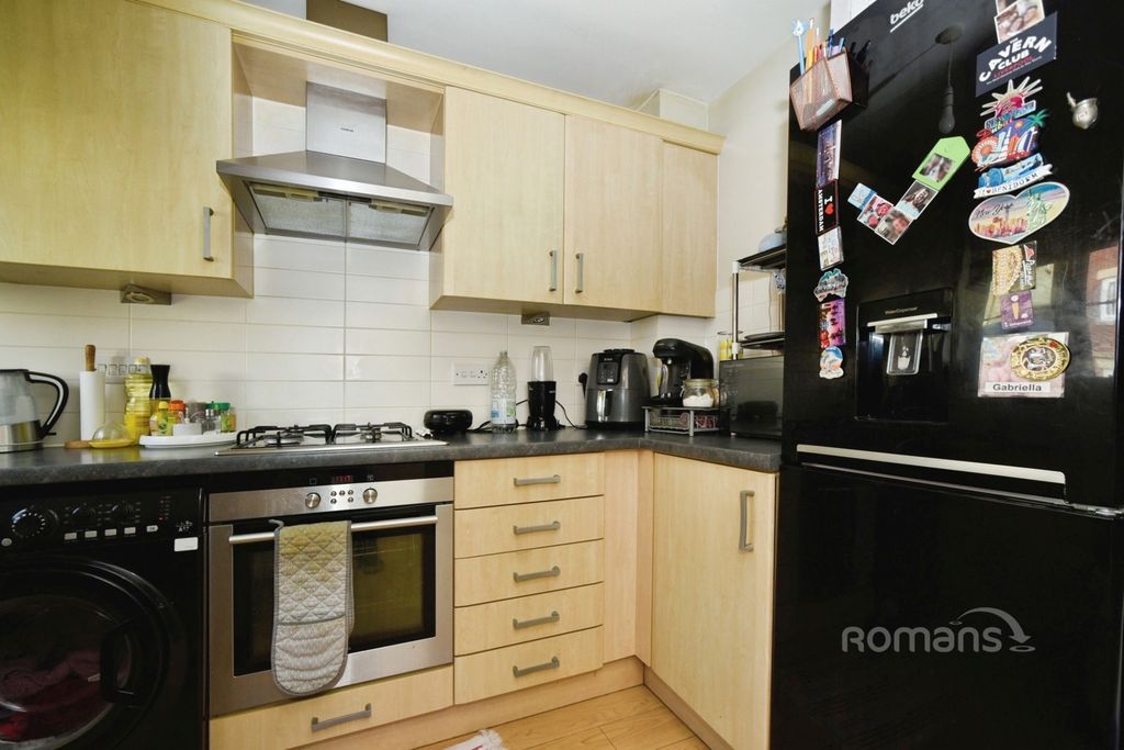 Property photo 3 of 14 Kitchen