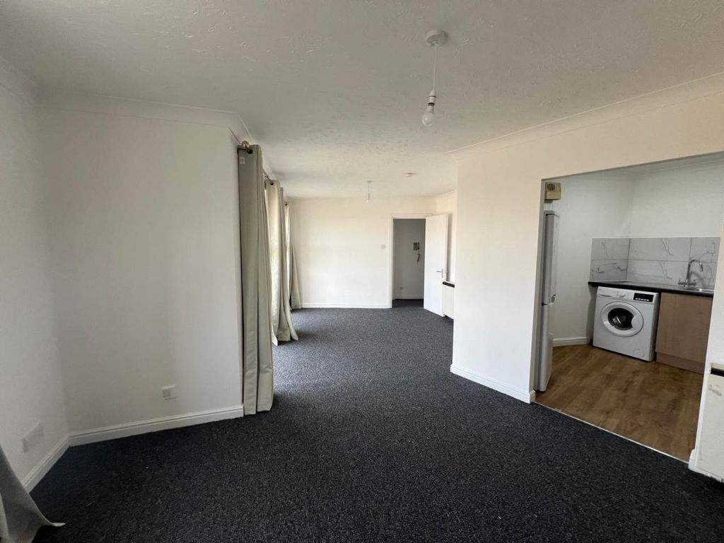 Property photo 3 of 5 5