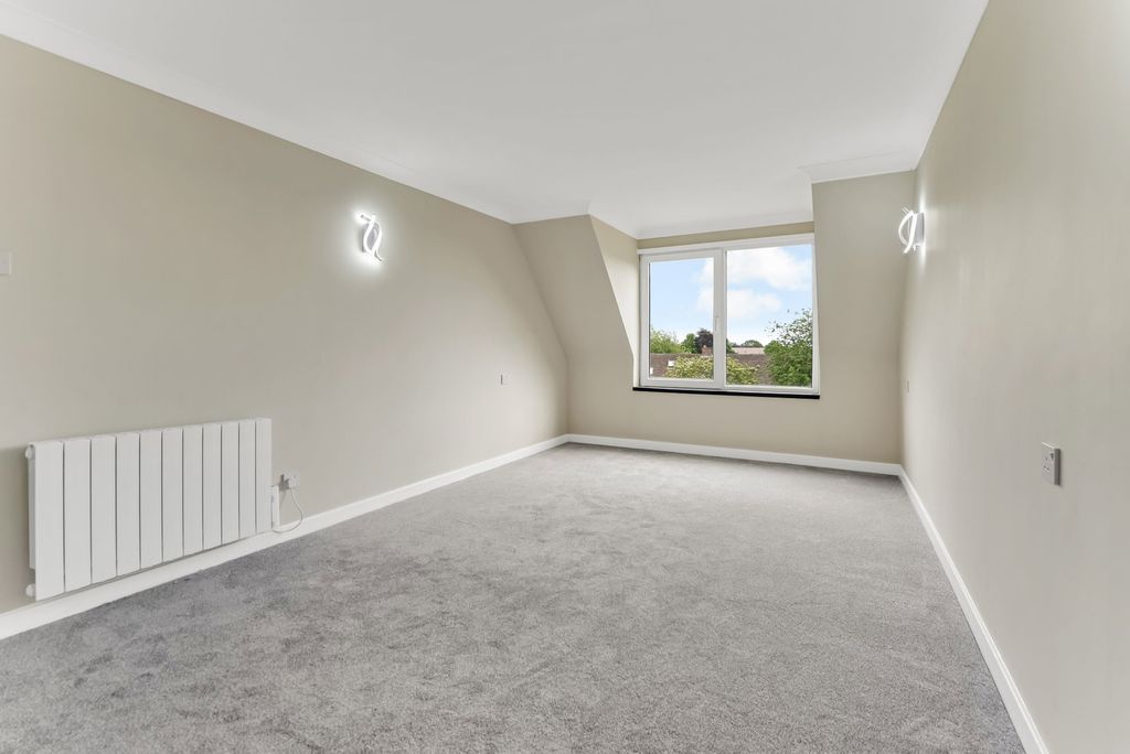 Property photo 2 of 6