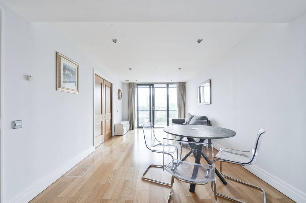 Property photo 3 of 8