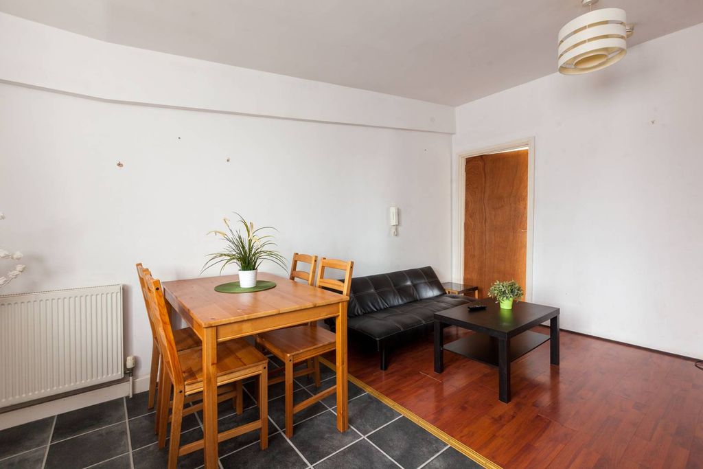 Property photo 3 of 9