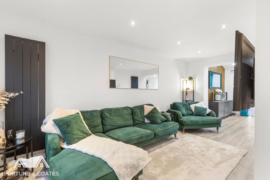 Property photo 2 of 39 Abbotsweld_4.Jpg