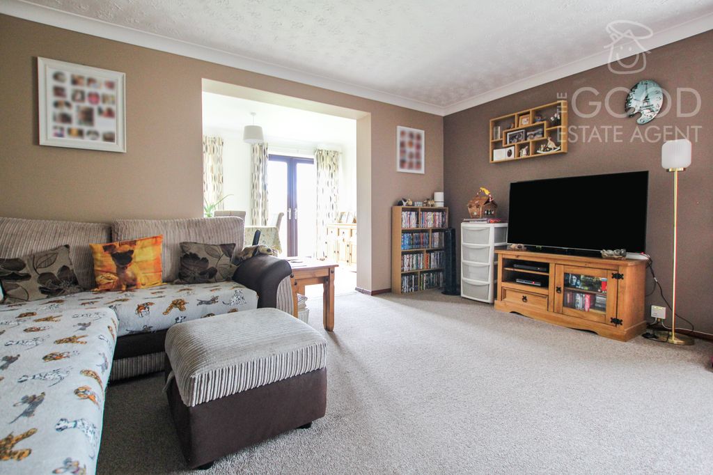 Property photo 3 of 13
