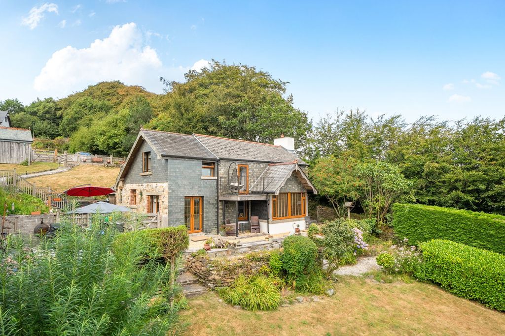 Property photo 1 of 32