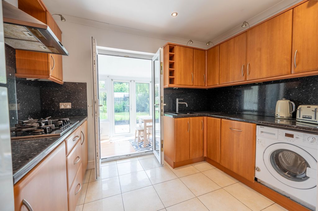 Property photo 3 of 21 3