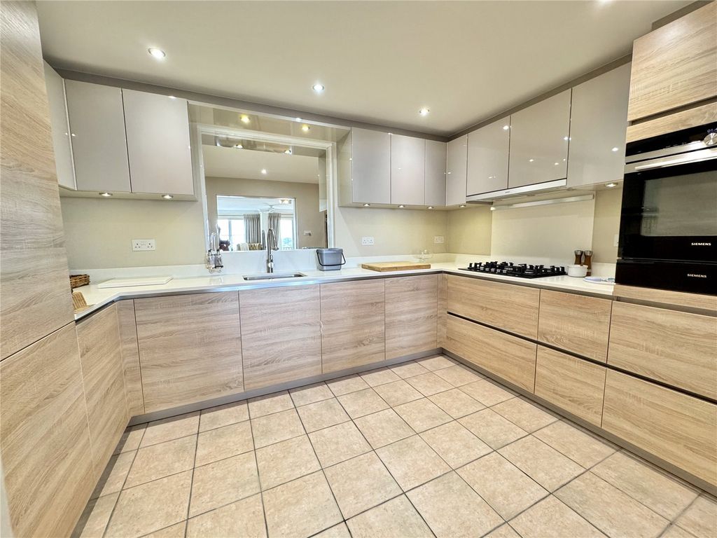 Property photo 3 of 17 Picture No. 29