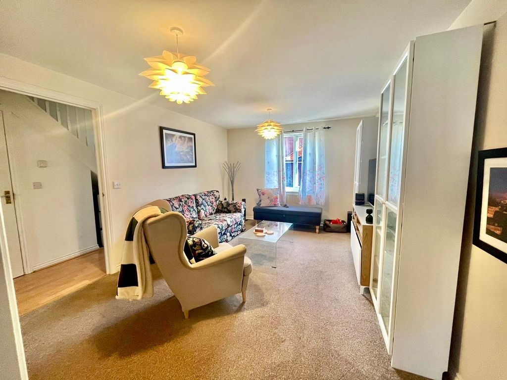 Property photo 3 of 16 Image