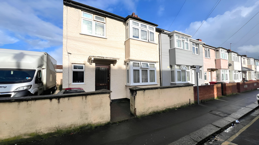 Property photo 2 of 15 Whatsapp Image 2026-02-05 At 12.43.58 (1)-Fotor-2026020513732