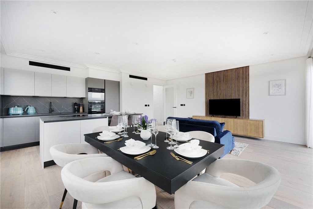 Property photo 2 of 24 Picture No. 27