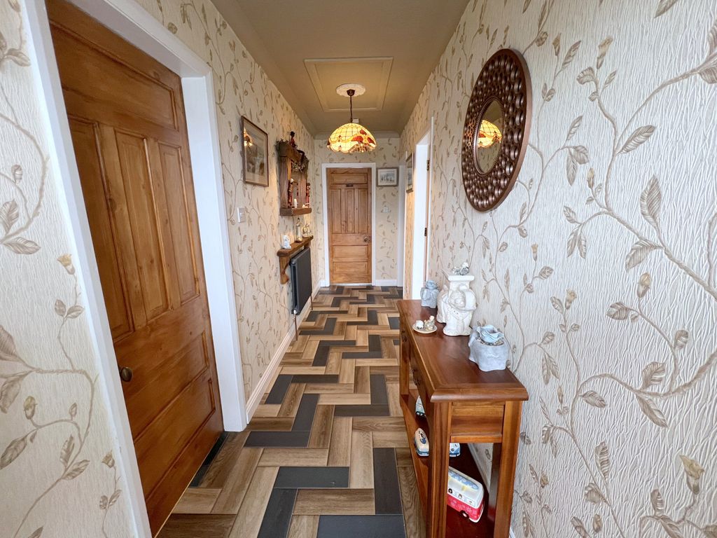 Property photo 3 of 29