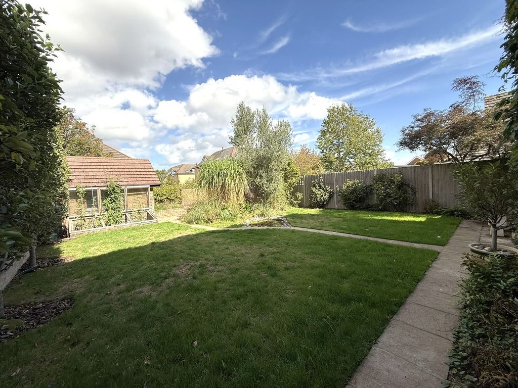 Property photo 2 of 32