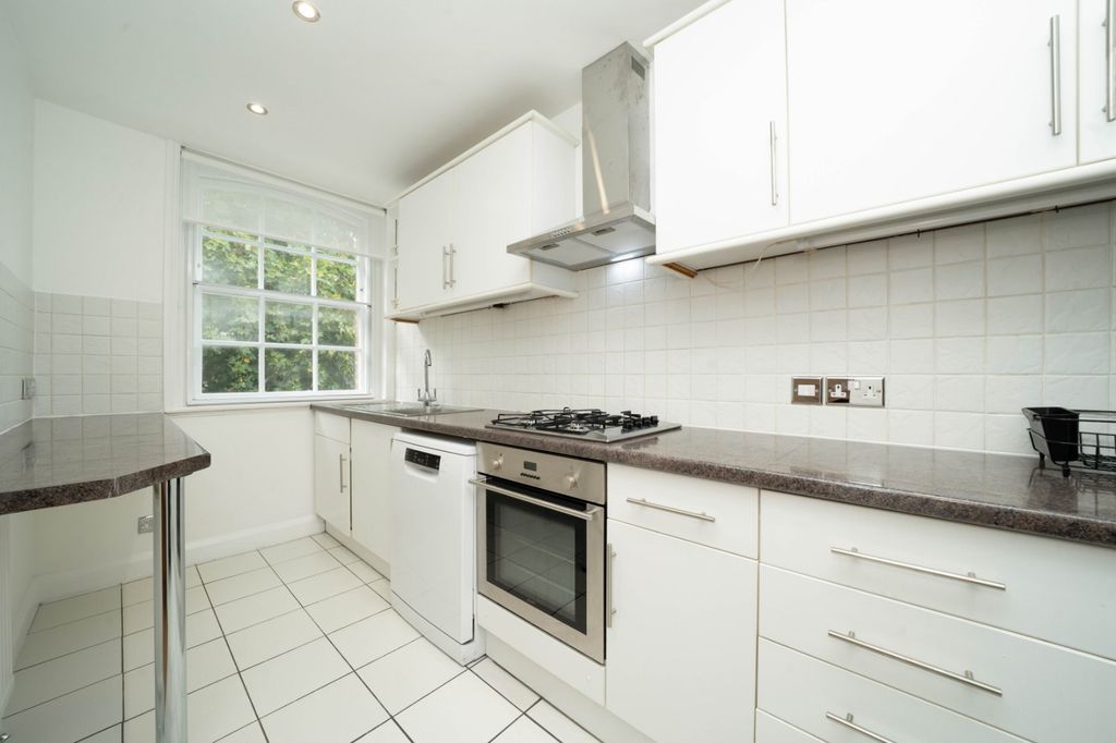 Property photo 3 of 17 Picture No. 24