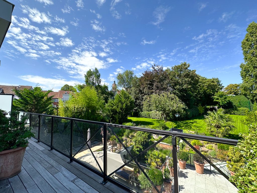 Property photo 3 of 25