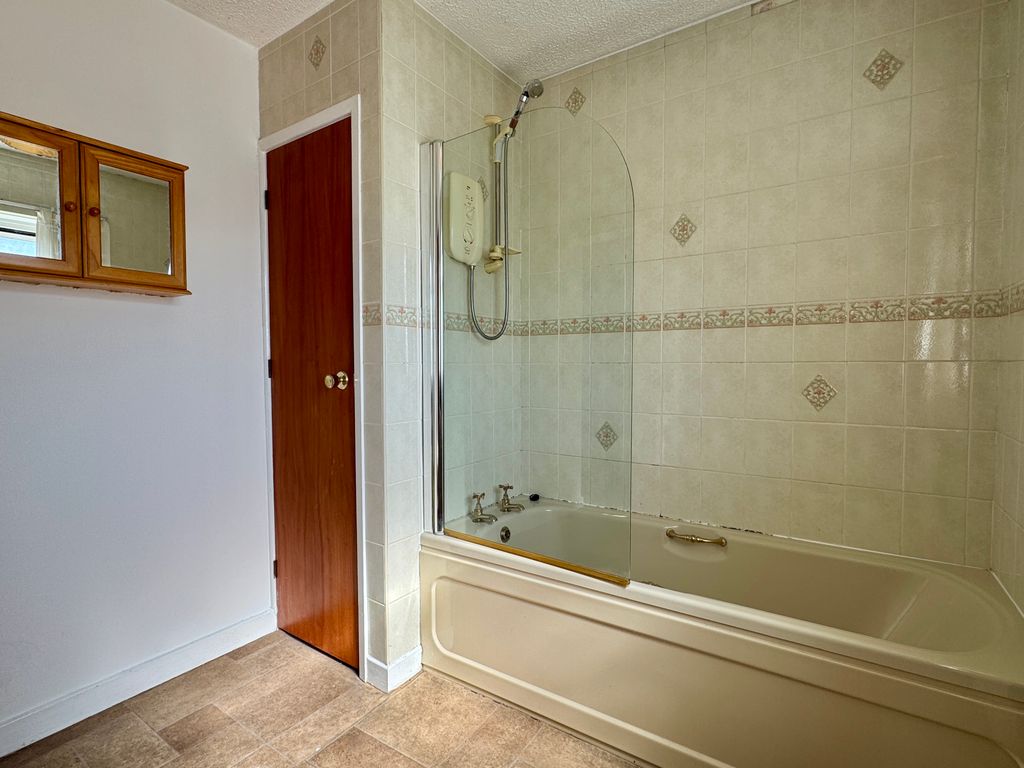 Additional image 14 of 3 bed property to rentCarmarthen SA31
