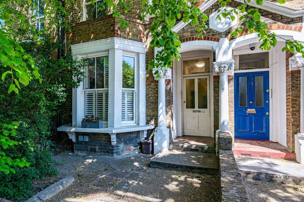 Property photo 1 of 8