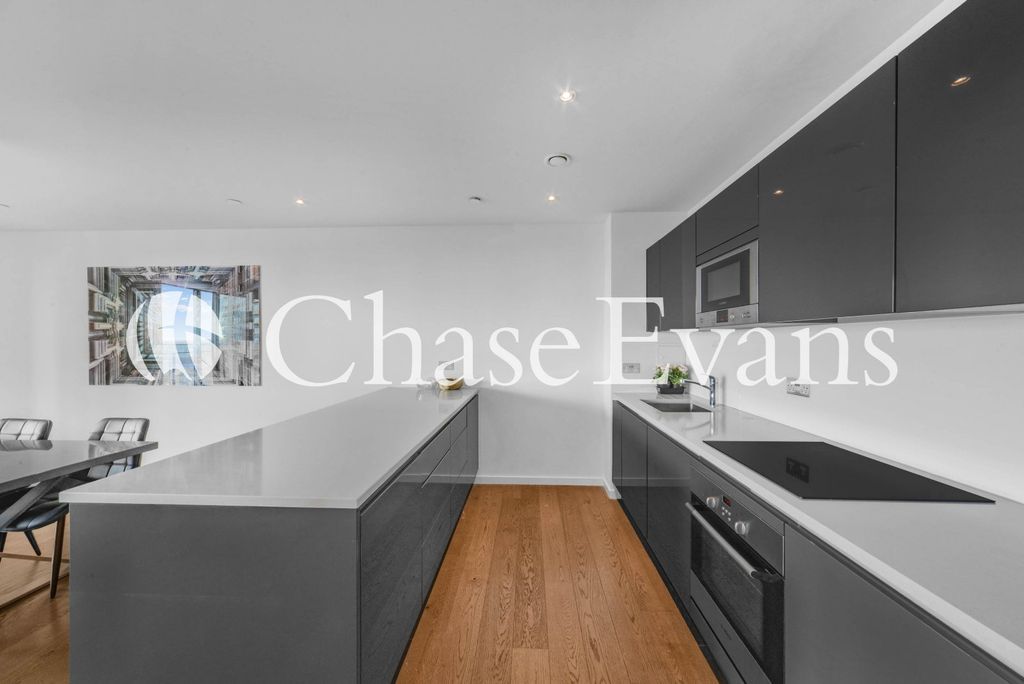 Property photo 2 of 25 Kitchen