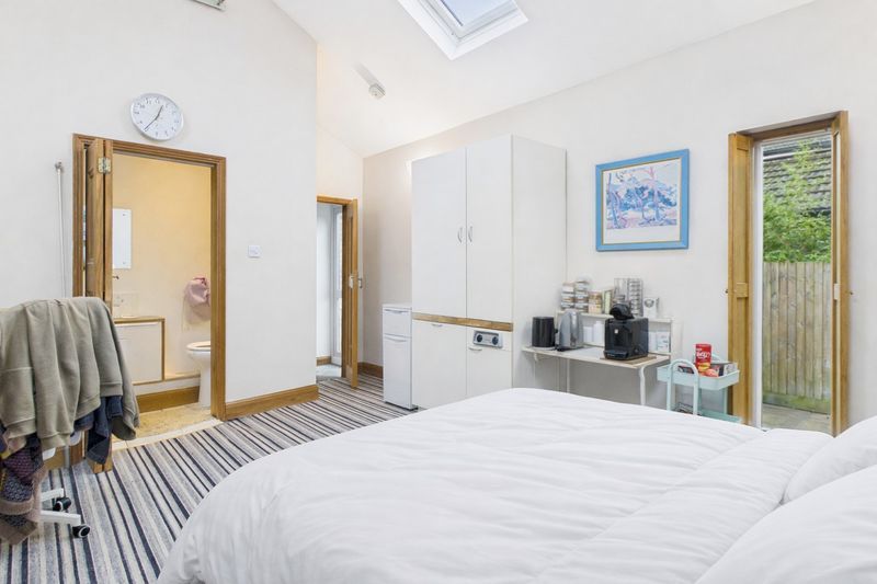 Property photo 2 of 6 Photo 8