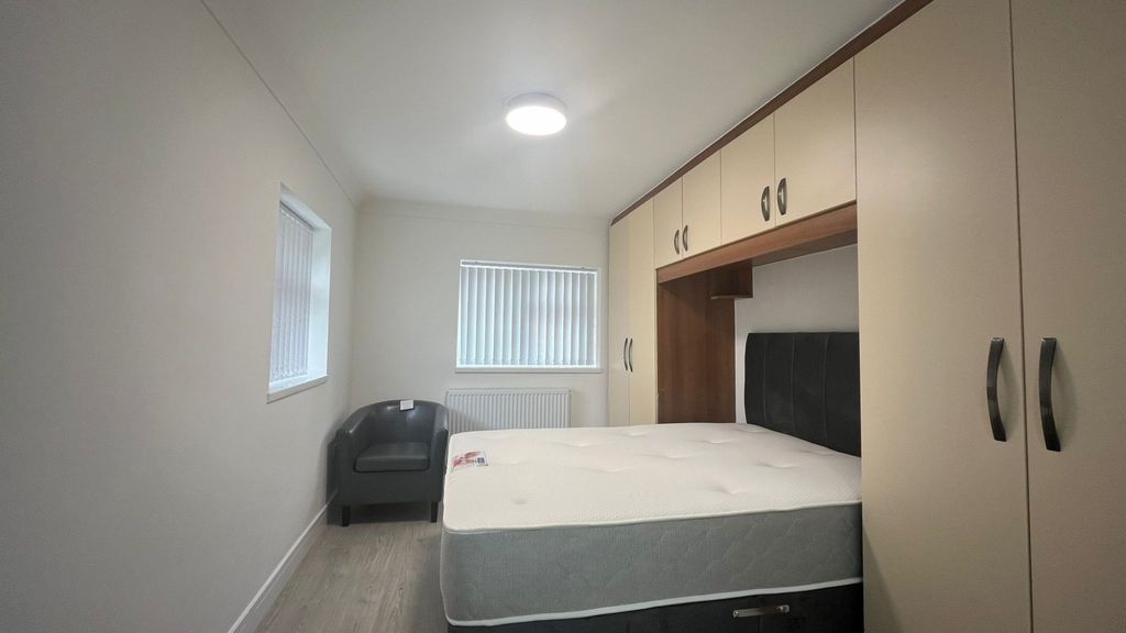 Property photo 1 of 3