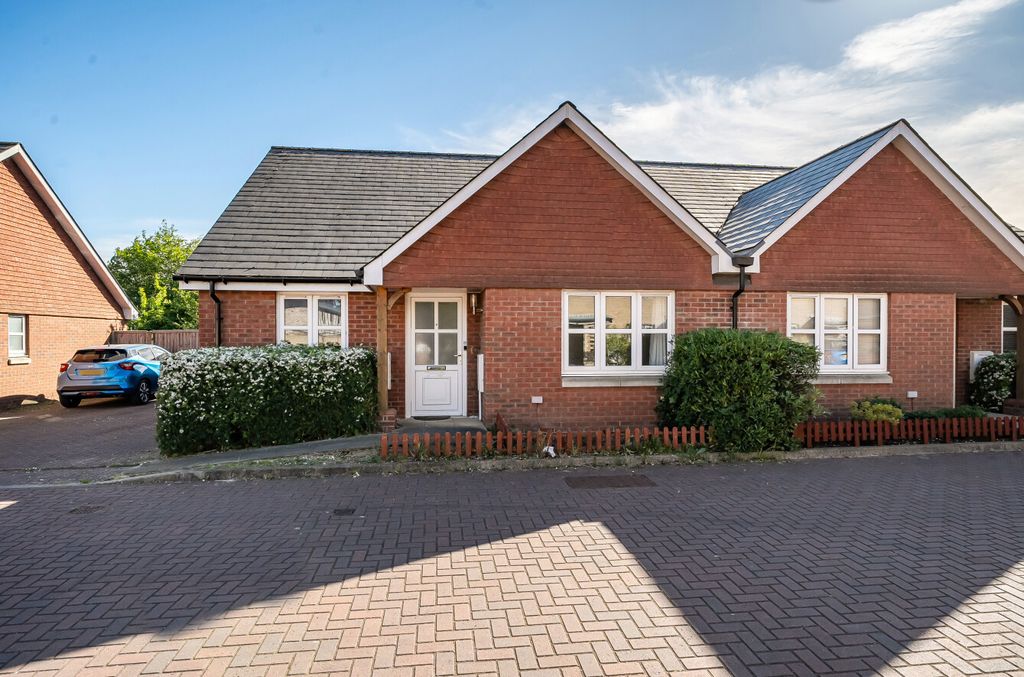Property photo 1 of 13 1453315-23-69F38c...