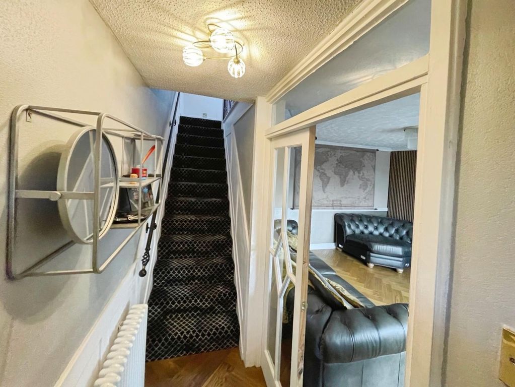 Property photo 2 of 40 53750d79--42A5-89F9-937B954315D4-19756-000002A8Cdc