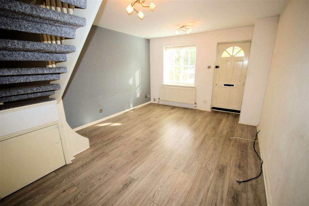 Property photo 2 of 13 Lounge
