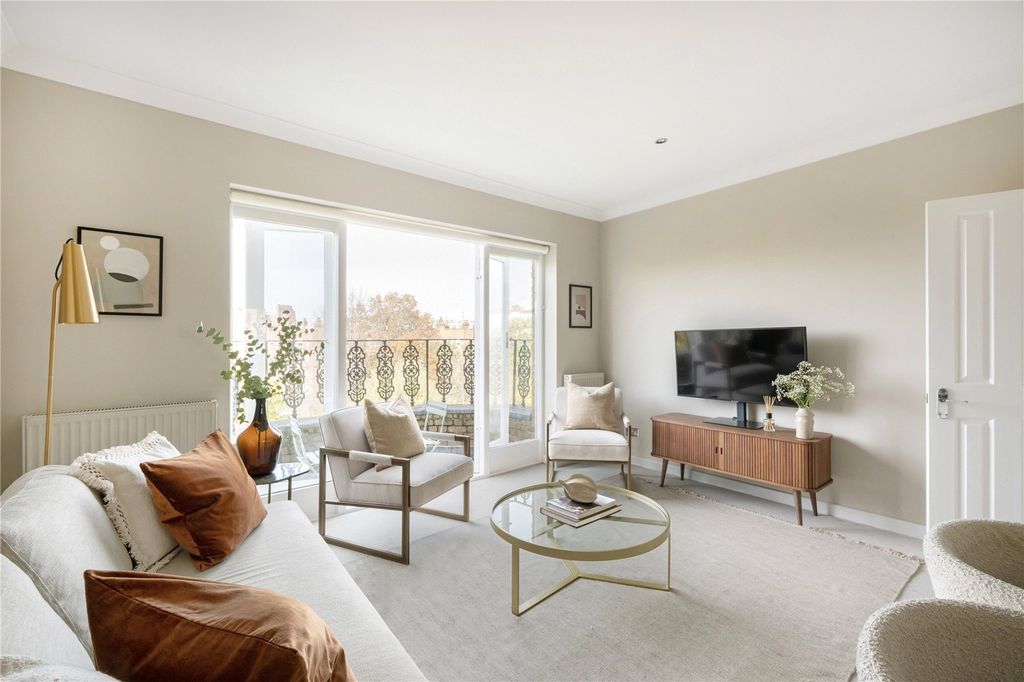 Property photo 3 of 31 Reception Room