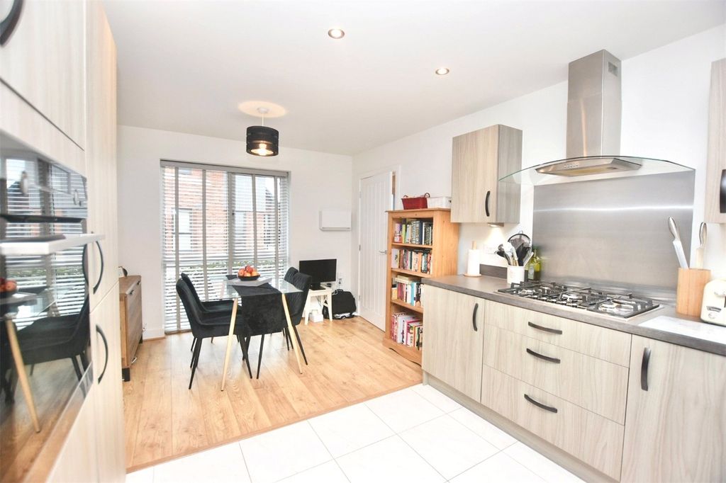 Property photo 2 of 18 Kitchen Diner