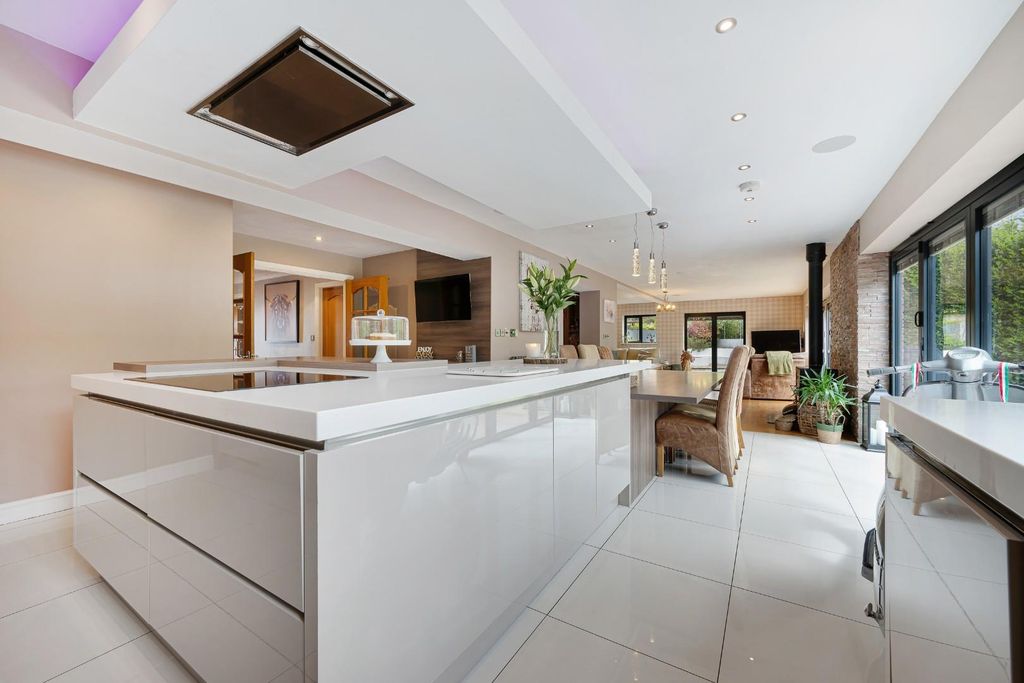 Additional image 9 of 6 bed property for saleMoorlands Court, Darwen BB3
