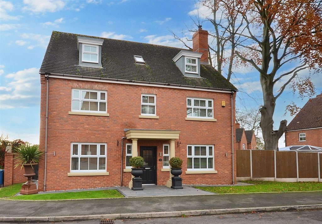 Property photo 1 of 27