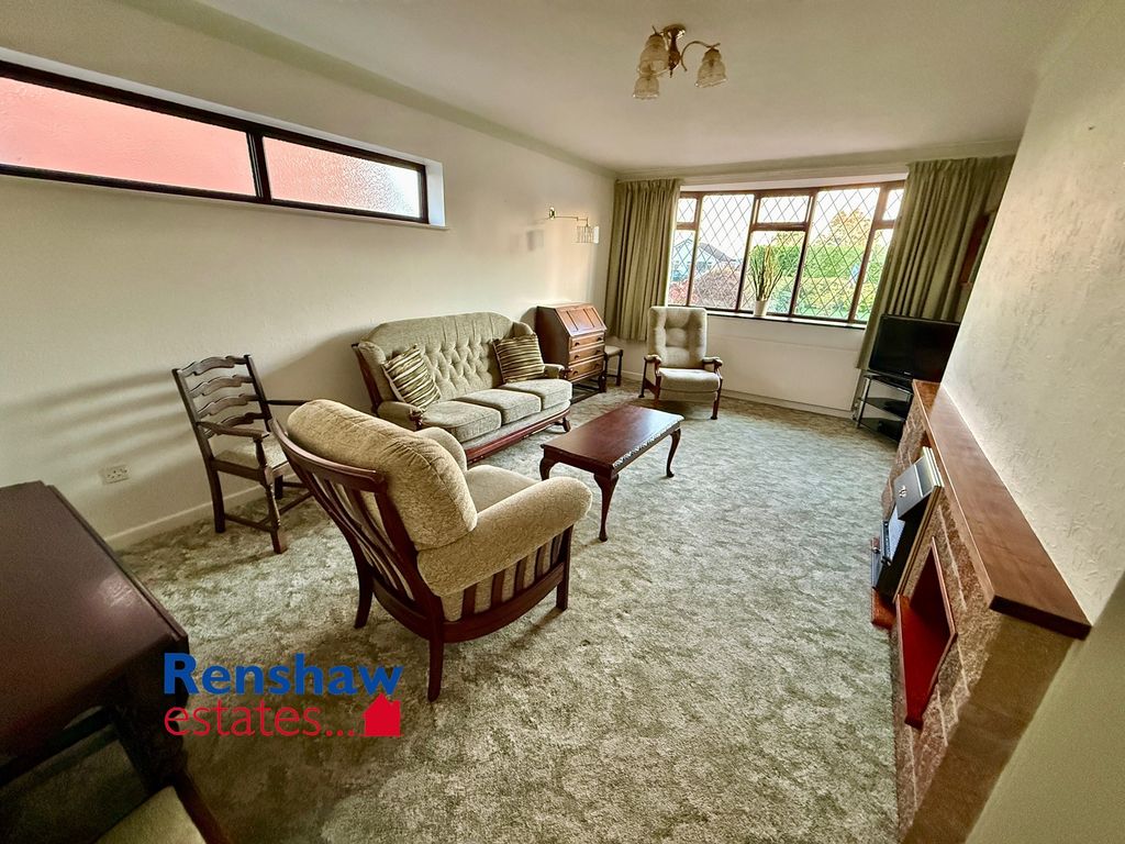 Property photo 3 of 11 L