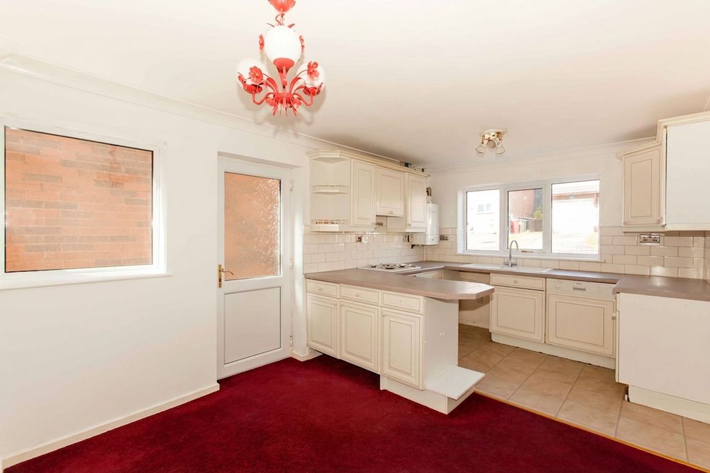 Property photo 3 of 21