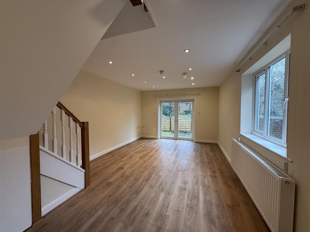 Property photo 3 of 6 Lounge.Jpeg