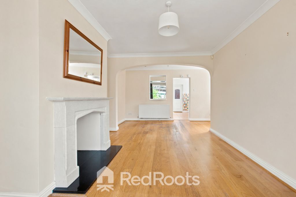 Property photo 2 of 18 5169374