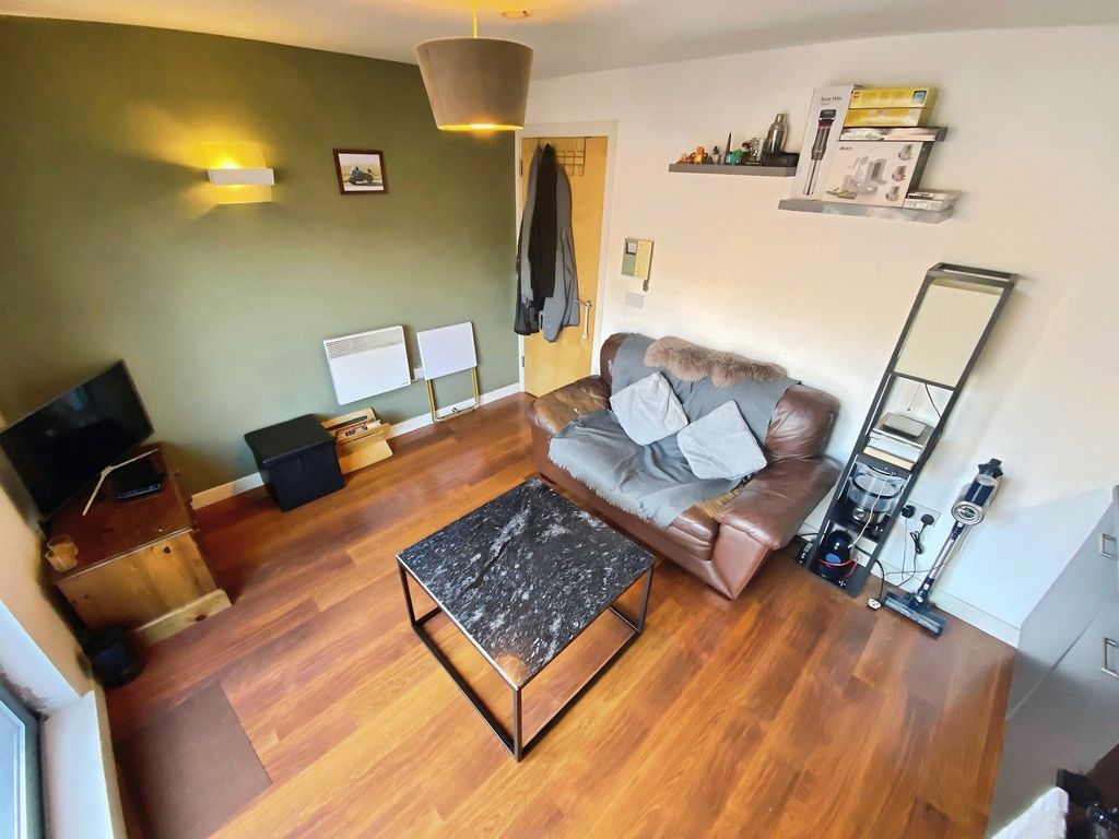 Property photo 3 of 7 Pbox-Img.Jpg