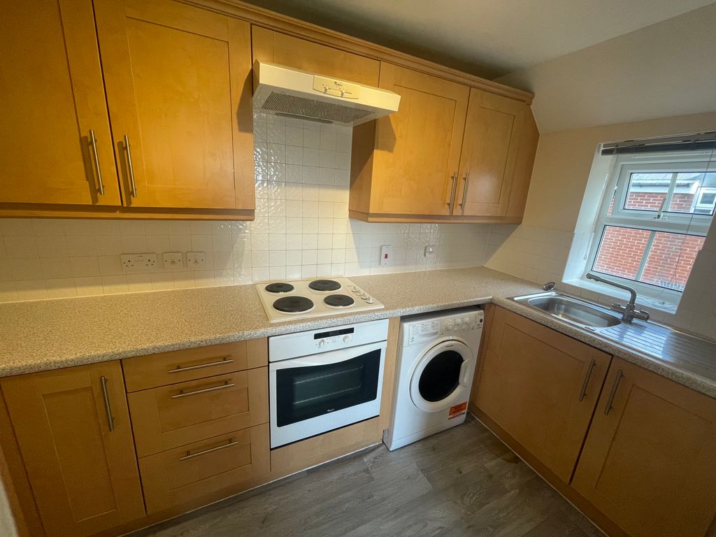 Property photo 3 of 6 Kitchen
