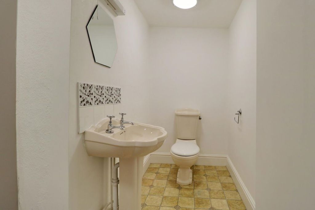 Additional image 11 of 2 bed flat to rentSt Owen Street, Hereford HR1