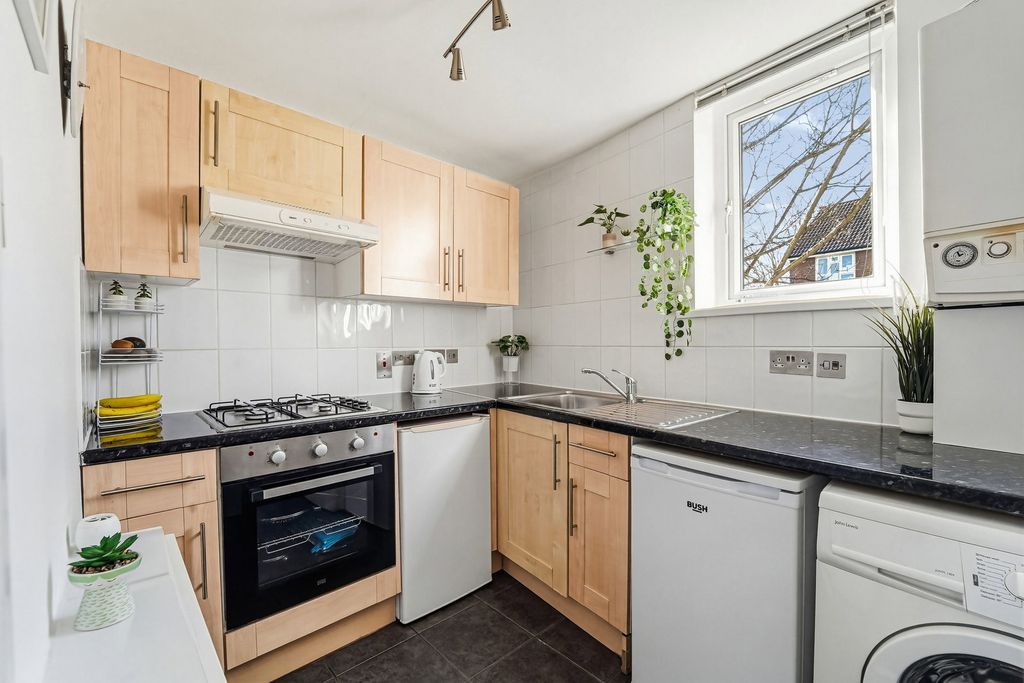 Property photo 3 of 8