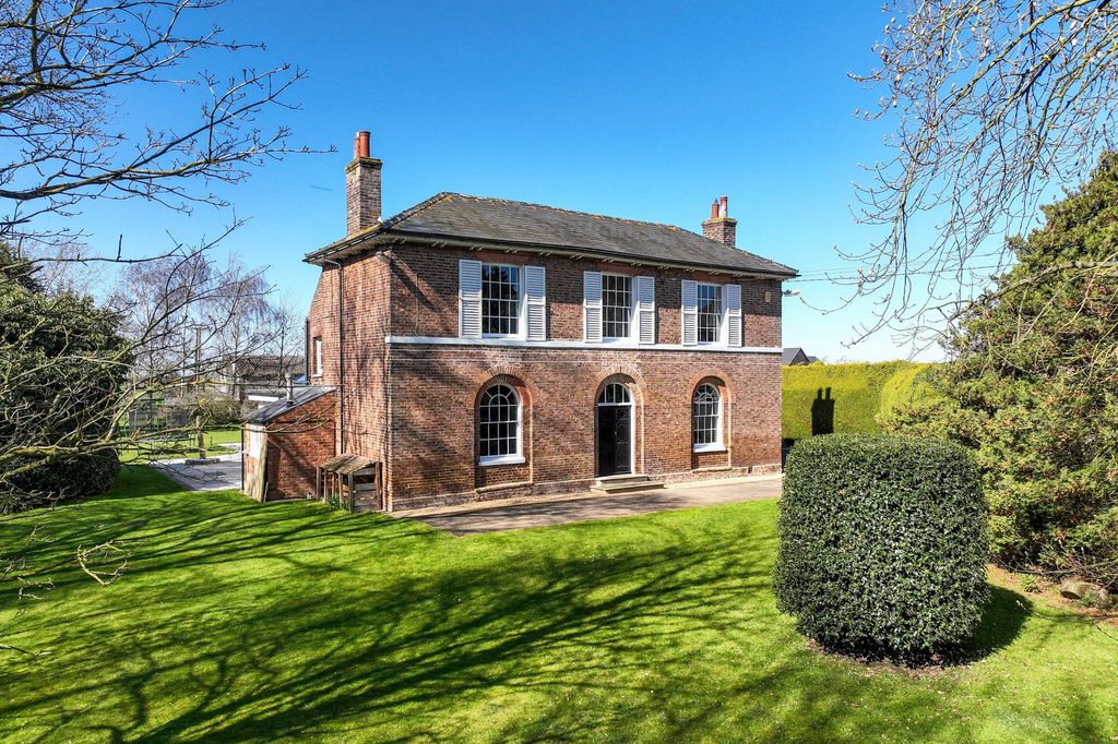 Property photo 1 of 52