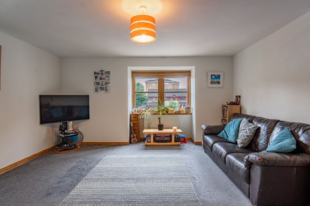 Property photo 2 of 24