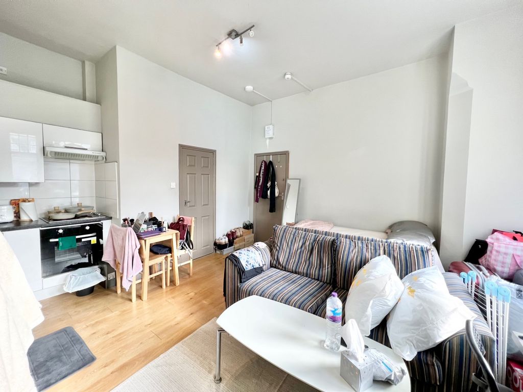 Property photo 3 of 9 Gallery
