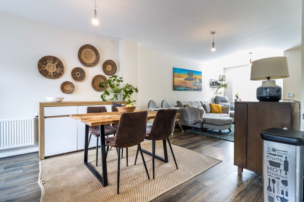 Property photo 2 of 14 Picture No. 76